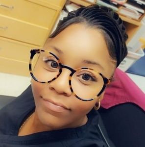 Meet your Posher, Sherikia